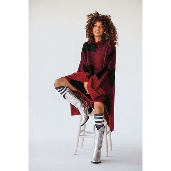Free People Sweaters - NWT FREE PEOPLE MEET ME PLAID PONCHO